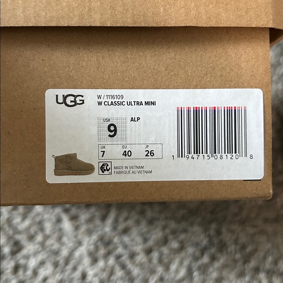 NEW Alpine RETIRED UGG Classic Ultra Mini - Picture 13 of 13